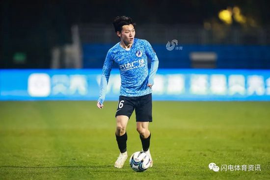 “至于蒂亚戈，目前我还没听到巴萨和他有具体的谈判，在解决中场问题之前，巴萨的优先任务是注册罗克，因此在替代加维的问题上没有任何变化，也没有任何具体的进展。